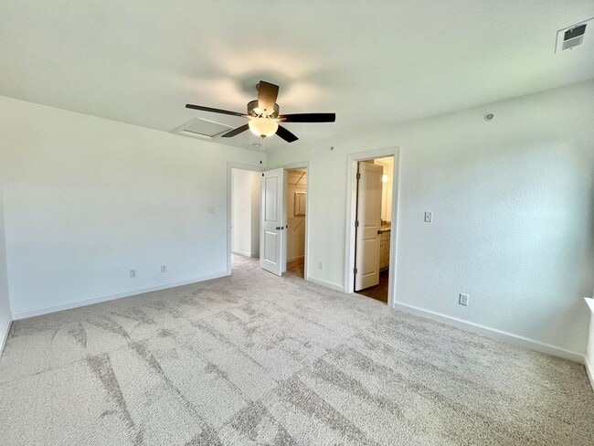 Building Photo - Practically New & Available 11-12-25! Amer...