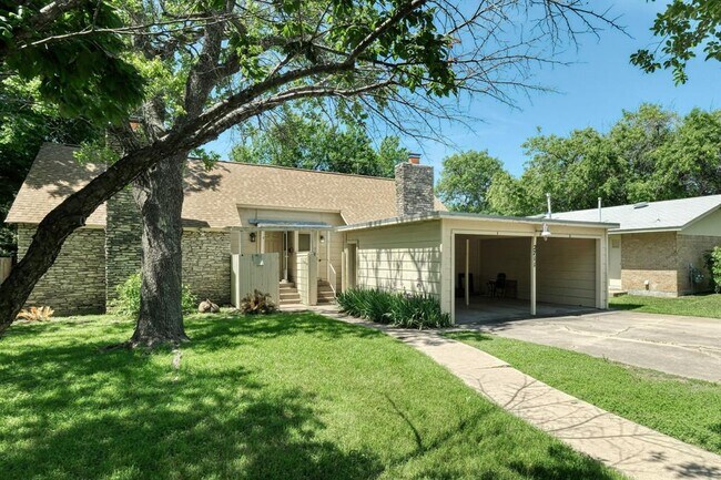 Primary Photo - 2711 St Edwards Cir