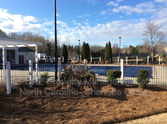 Building Photo - 7713 Noland Woods Dr
