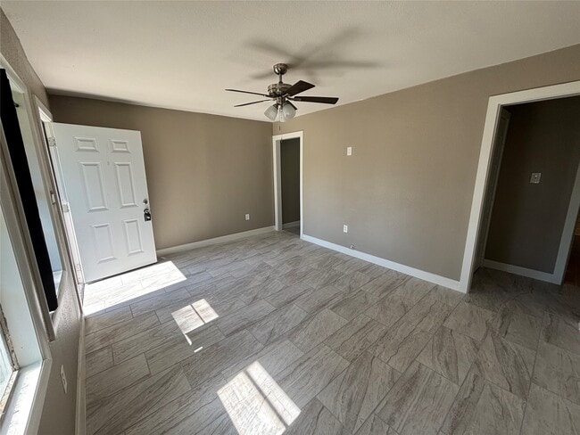 Building Photo - 1503 Teanaway Ln