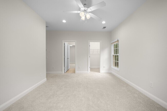 Building Photo - 27556 Paddock Trail Pl