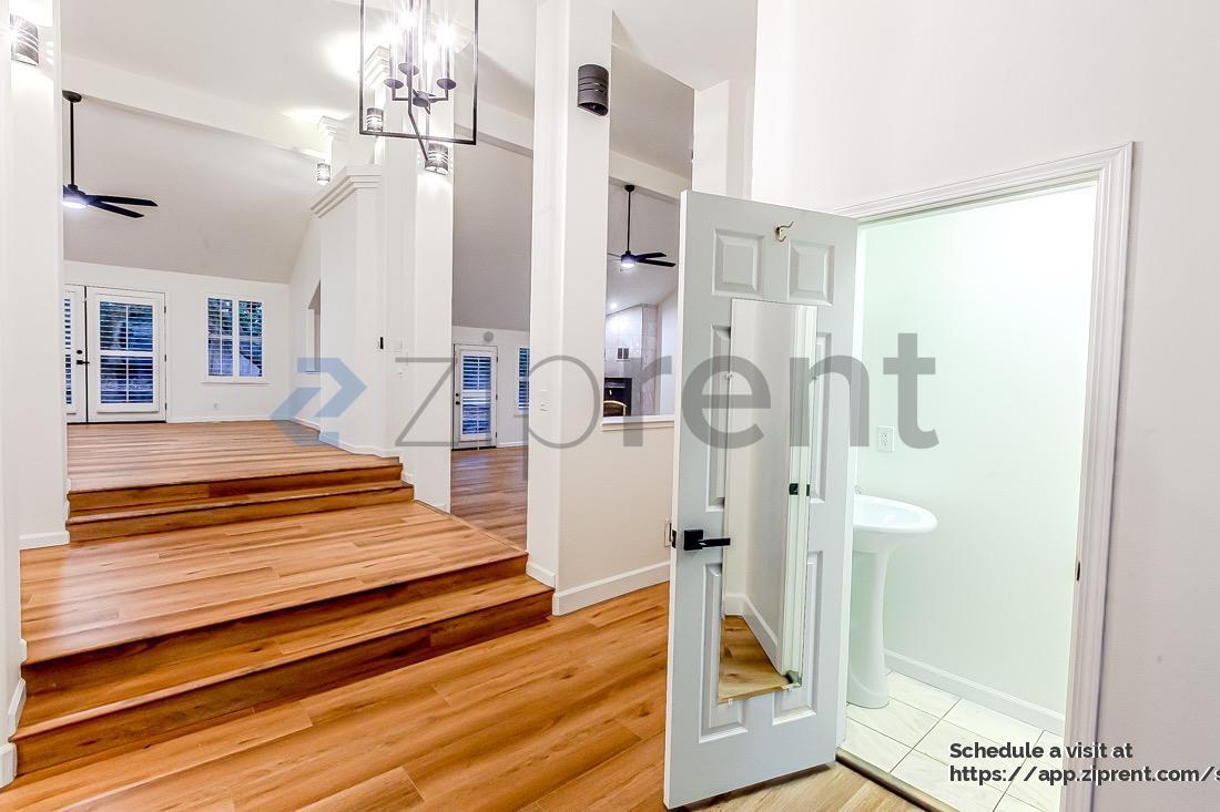 Building Photo - 1712 Carnegie Way