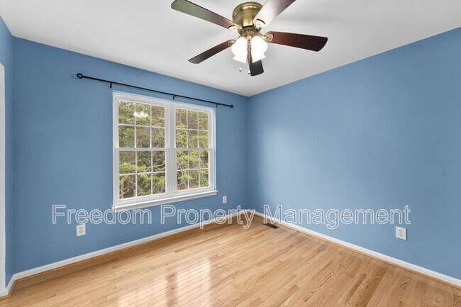 Building Photo - 9140 Worthington Dr