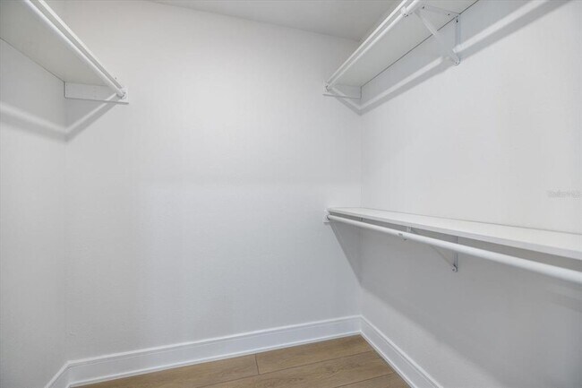 Building Photo - 470 Leger Dr