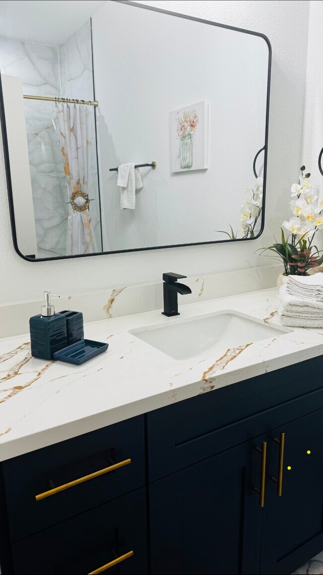 Building Photo - 9001 Nyssa St