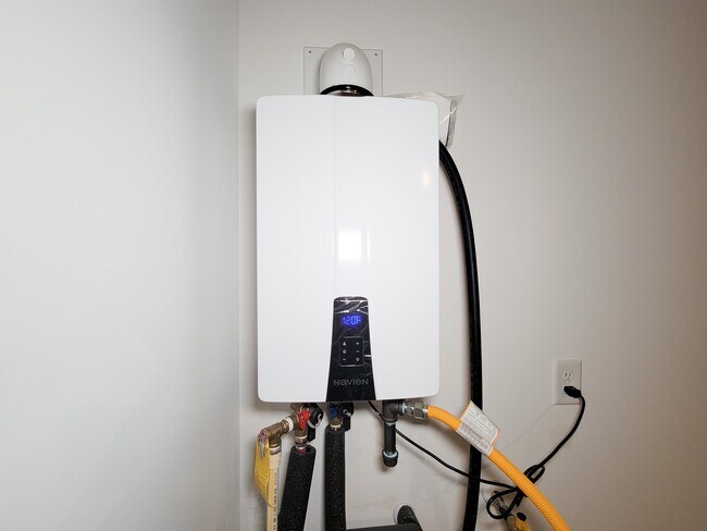 Building Photo - 1519 Gardenia Grv Ln