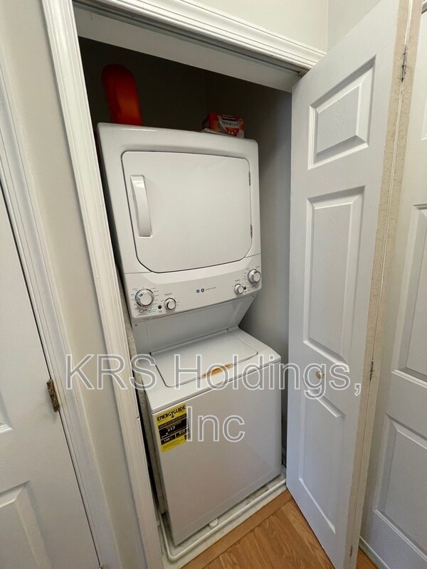 Building Photo - 4550 Strutfield Ln