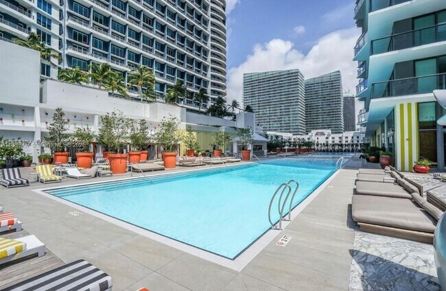Primary Photo - 1300 S Miami Ave