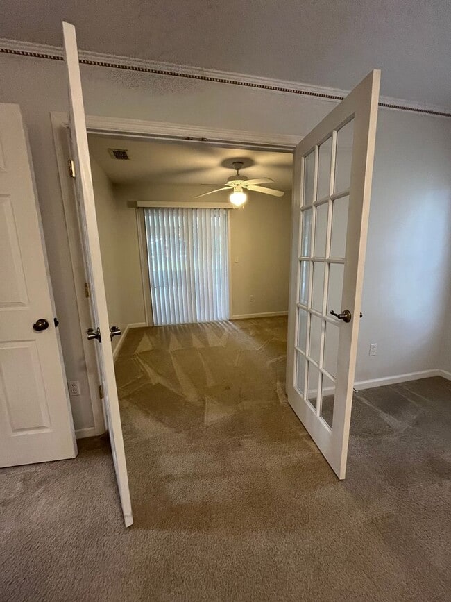 Building Photo - Quiet Home in Pine Lakes Cud-de-sac!!