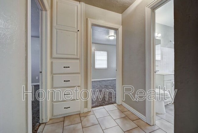 Building Photo - 1506 NE 43rd St