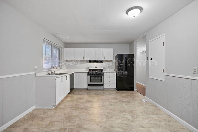 Building Photo - 19 Stone Mill Ln