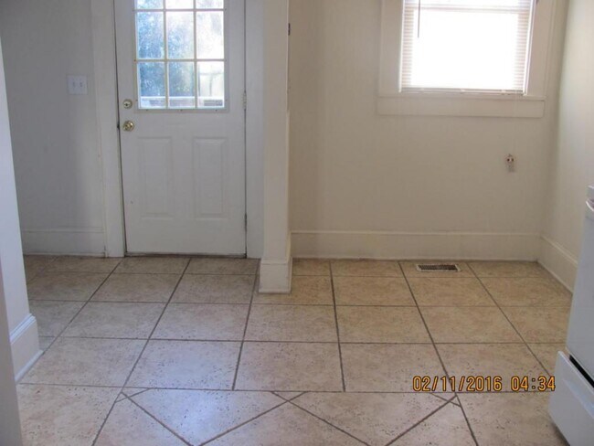 Building Photo - 241 Ebenezer Ave.