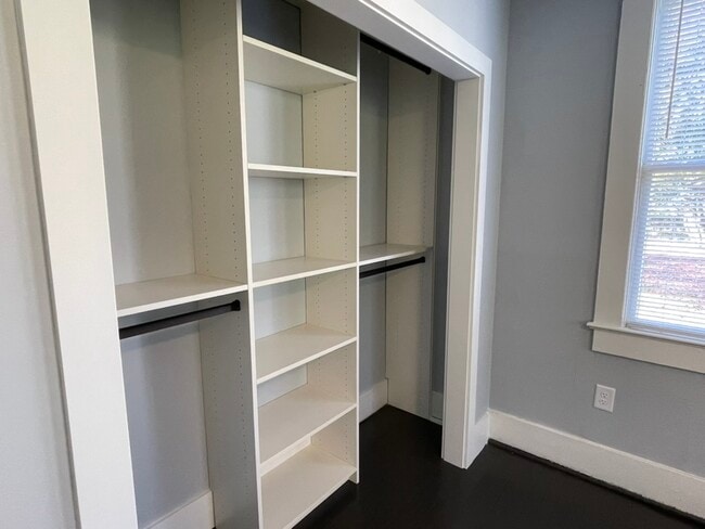 Building Photo - 2147 St James Dr