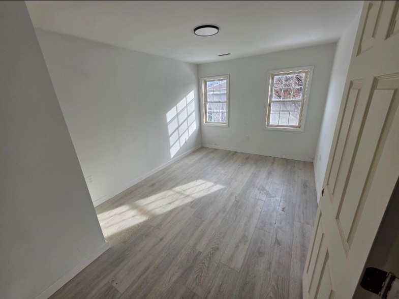 Building Photo - 2104 8th Ave