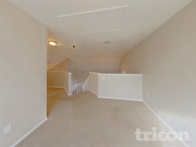 Building Photo - 1028 Glencrest Dr