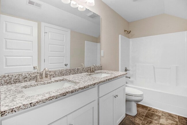 Building Photo - 106 Kingston Cir