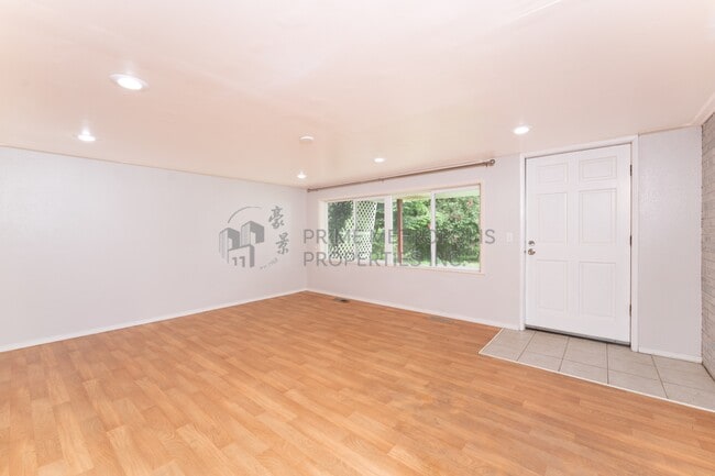 Building Photo - 28 21st Pl