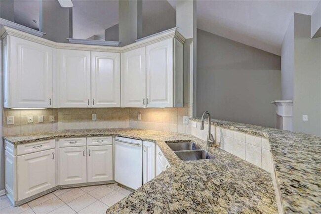 Building Photo - 490 Grand Teton Cir