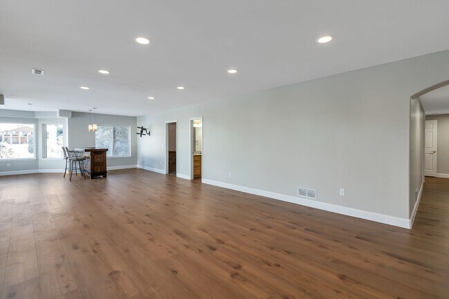 Building Photo - **Beautiful 5 Bed 4 Bath home for rent in ...
