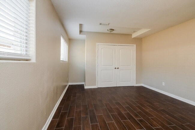 Building Photo - 5513 Rio Alamo St