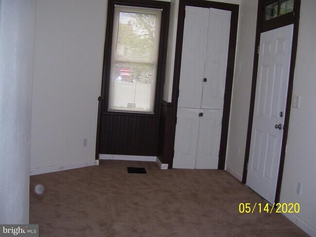 Building Photo - 221 Ann St