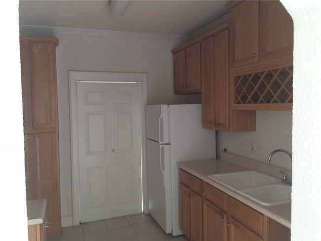 Building Photo - 316 4th St