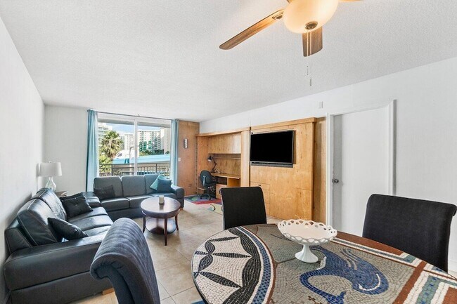 Building Photo - 1801 S Ocean Dr