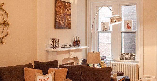 Building Photo - Southside Flats 4 Bedroom! Rooftop Deck! Central AC! Laundry Included!