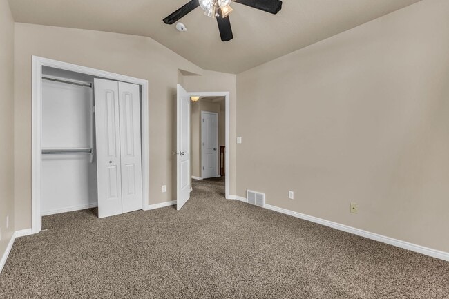 Building Photo - Beautiful 3 Bedroom Rambler in the Heart of Kaysville