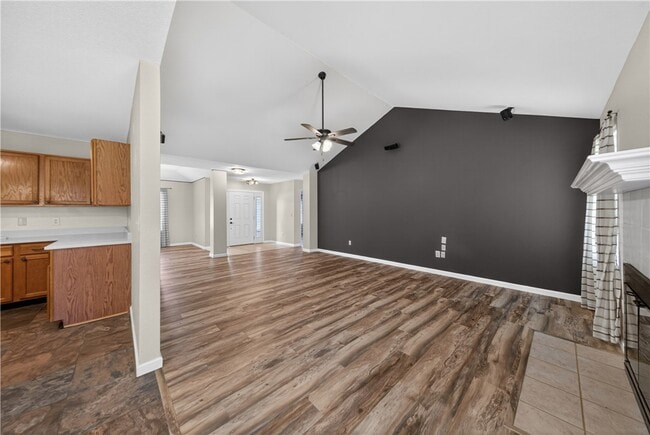 Building Photo - 903 Tyra Ln
