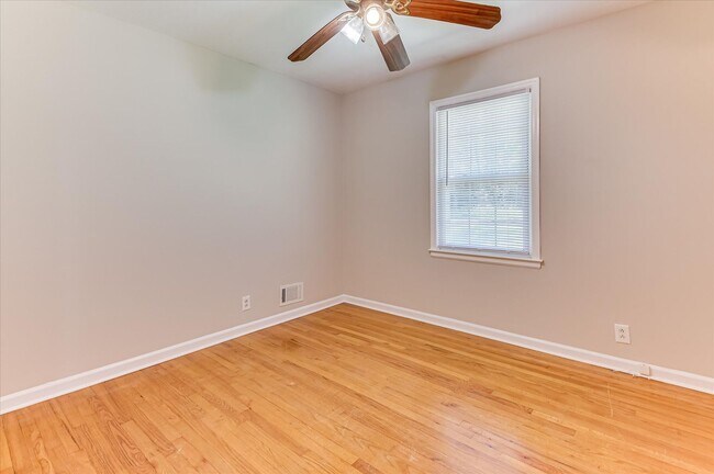 Building Photo - 2705 Bolling Rd