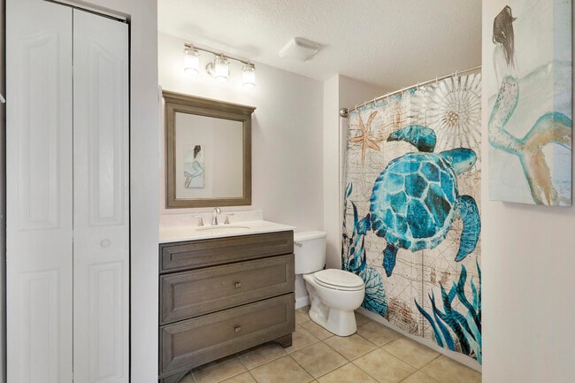 Building Photo - 9212 Myrtlewood Cir W