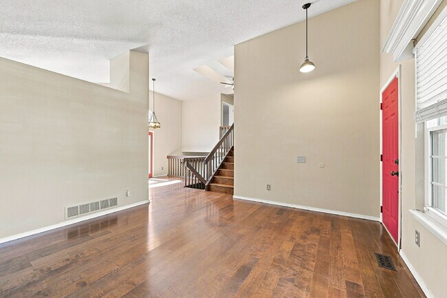 Building Photo - $3,048.95 with $300 Cleaning Voucher, 3 Beds - 2 Bath, Single Family Home in Highlands Ranch with...