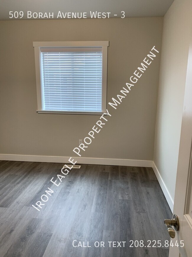 Building Photo - 509 Borah Ave W