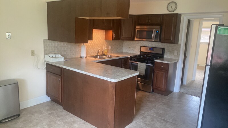 Building Photo - 13857 Whitney Rd