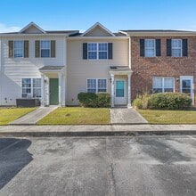 Building Photo - 2 Bed 2.5 Bath Townhome