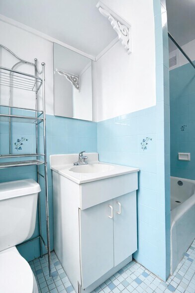 Building Photo - 182 Claremont Ave