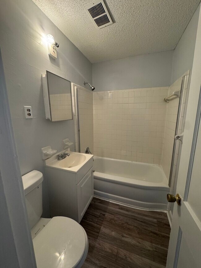 Building Photo - 1814 State St