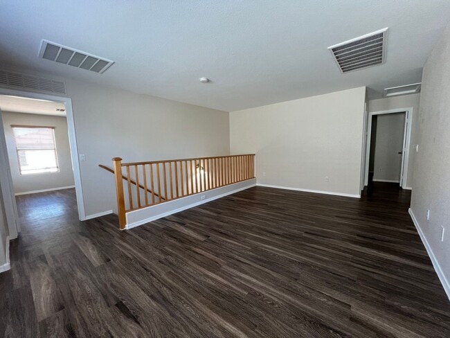 Building Photo - Highly desirable Spectrum community