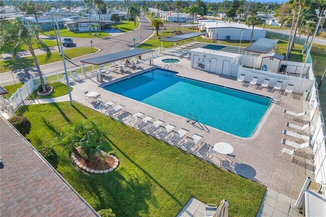 Building Photo - 10810 Freedom Dr