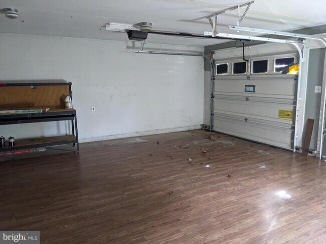 Building Photo - 137 Holden Dr