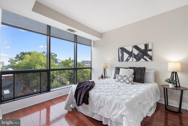 Building Photo - 2001 15th St N