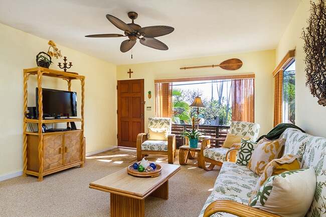 Building Photo - Adorable Beach Style 3 bedroom, 2 bath home in Lanikai! All utilities included!