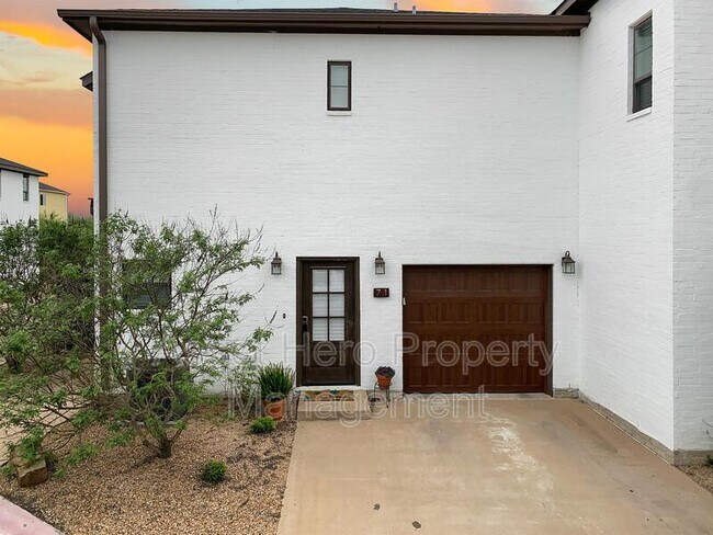Building Photo - 203 Brentwood Dr E