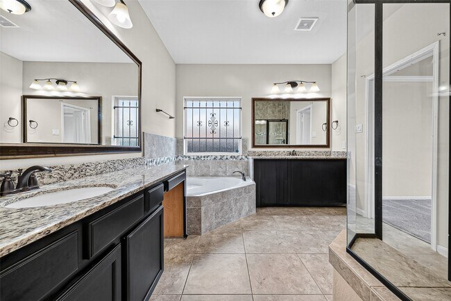 Building Photo - 2931 Oakdale Landing Ct