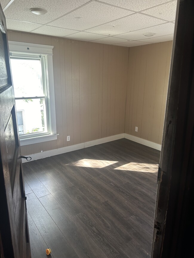 Bedroom - 33 S McKinley Ave