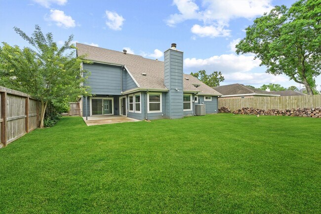 Building Photo - 417 W Hillary Cir