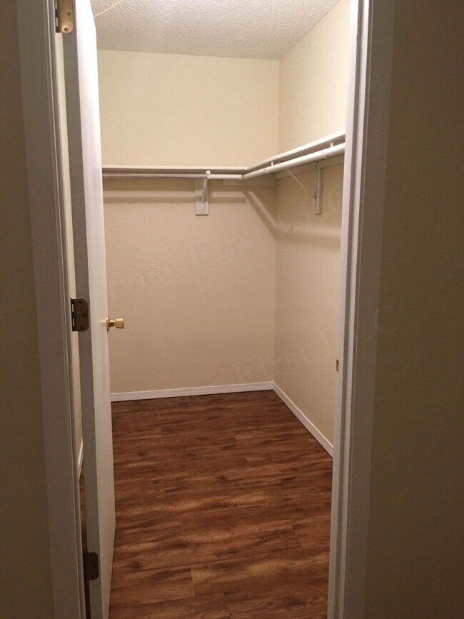 Building Photo - Buffalo Apartments (Bison Terrace)