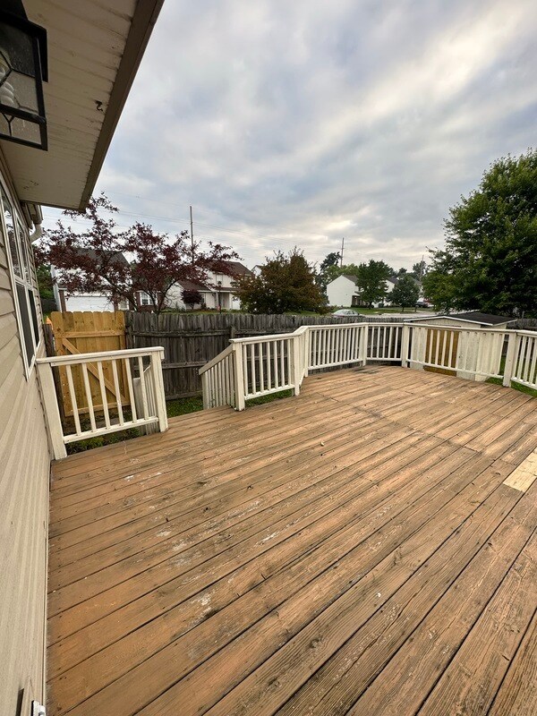 Building Photo - 1767 Damos Way