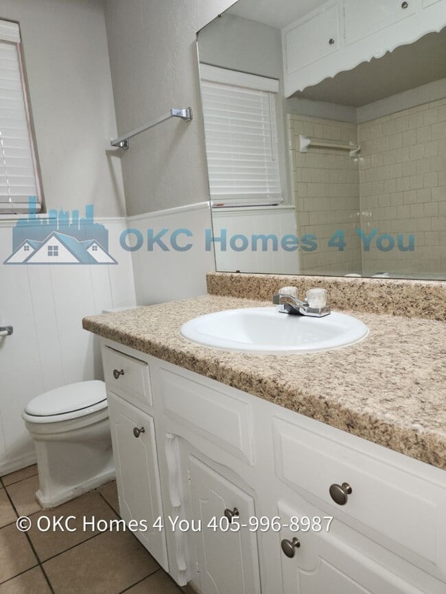 Building Photo - Nice 2 bed, 2 bath in SW OKC!